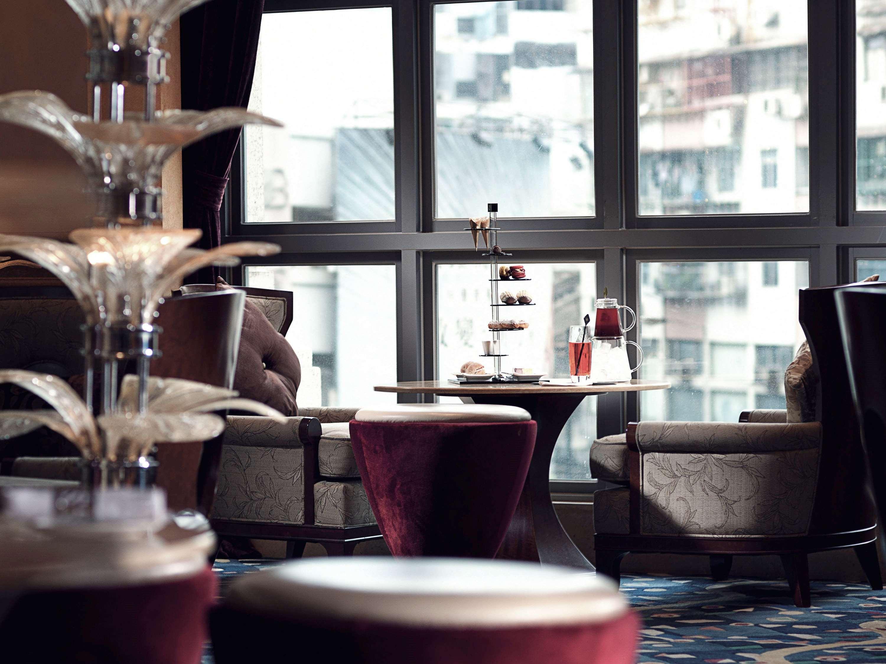 Hotel Sofitel Macau At Ponte 16 Exterior foto The Club Lounge at the Hong Kong International Convention and Exhibition Centre