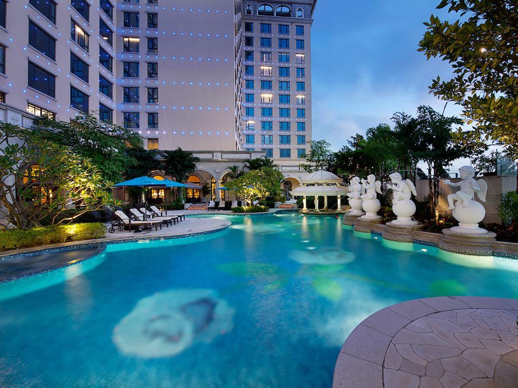 Hotel Sofitel Macau At Ponte 16 Exterior foto The swimming pool at the hotel