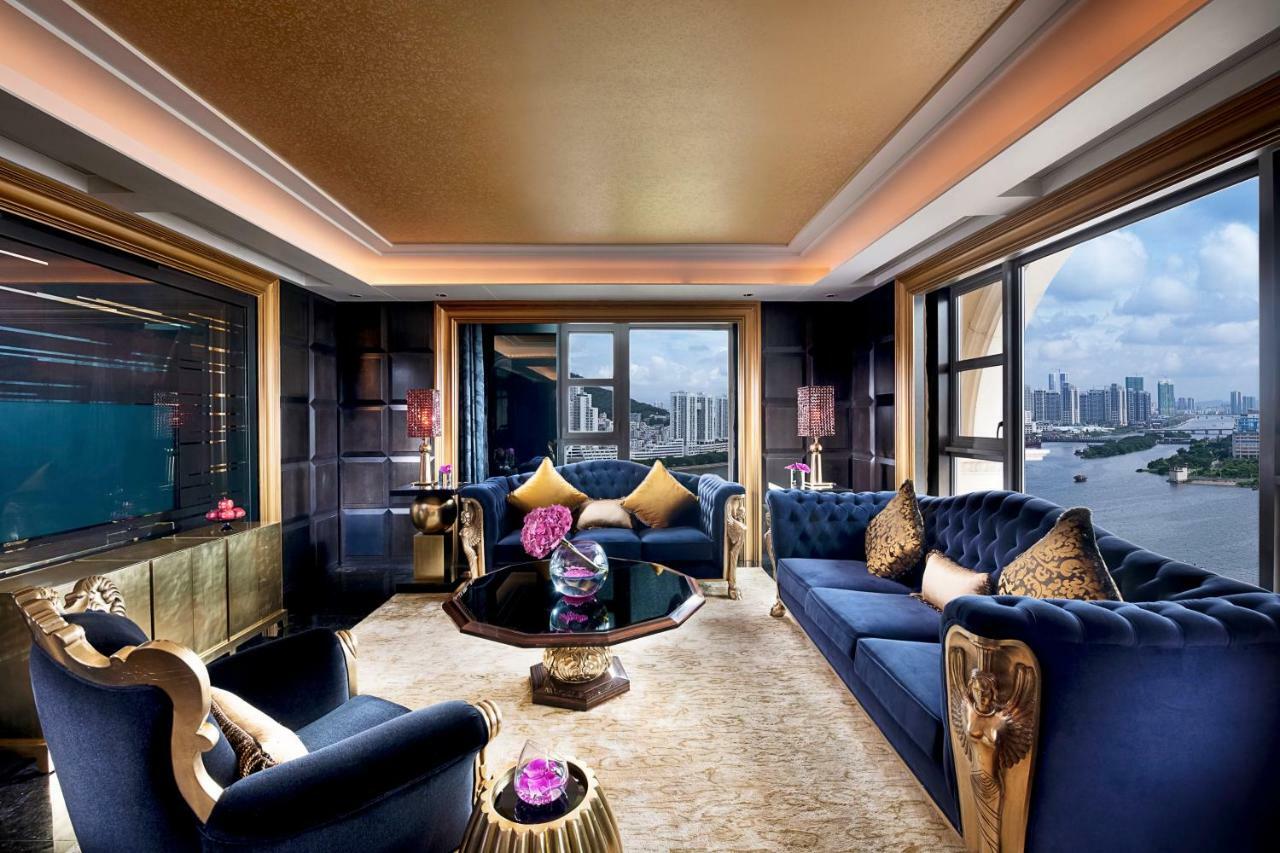 Hotel Sofitel Macau At Ponte 16 Exterior foto The living room of a Presidential Suite